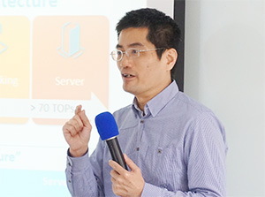 圖3　Arm資深區域市場經理蔡武男說，在深度學習的應用上，使用優化過的神經網路程式庫運行類似的功能時，可提升五倍的效能；軟體運作速度則可提升十五倍。